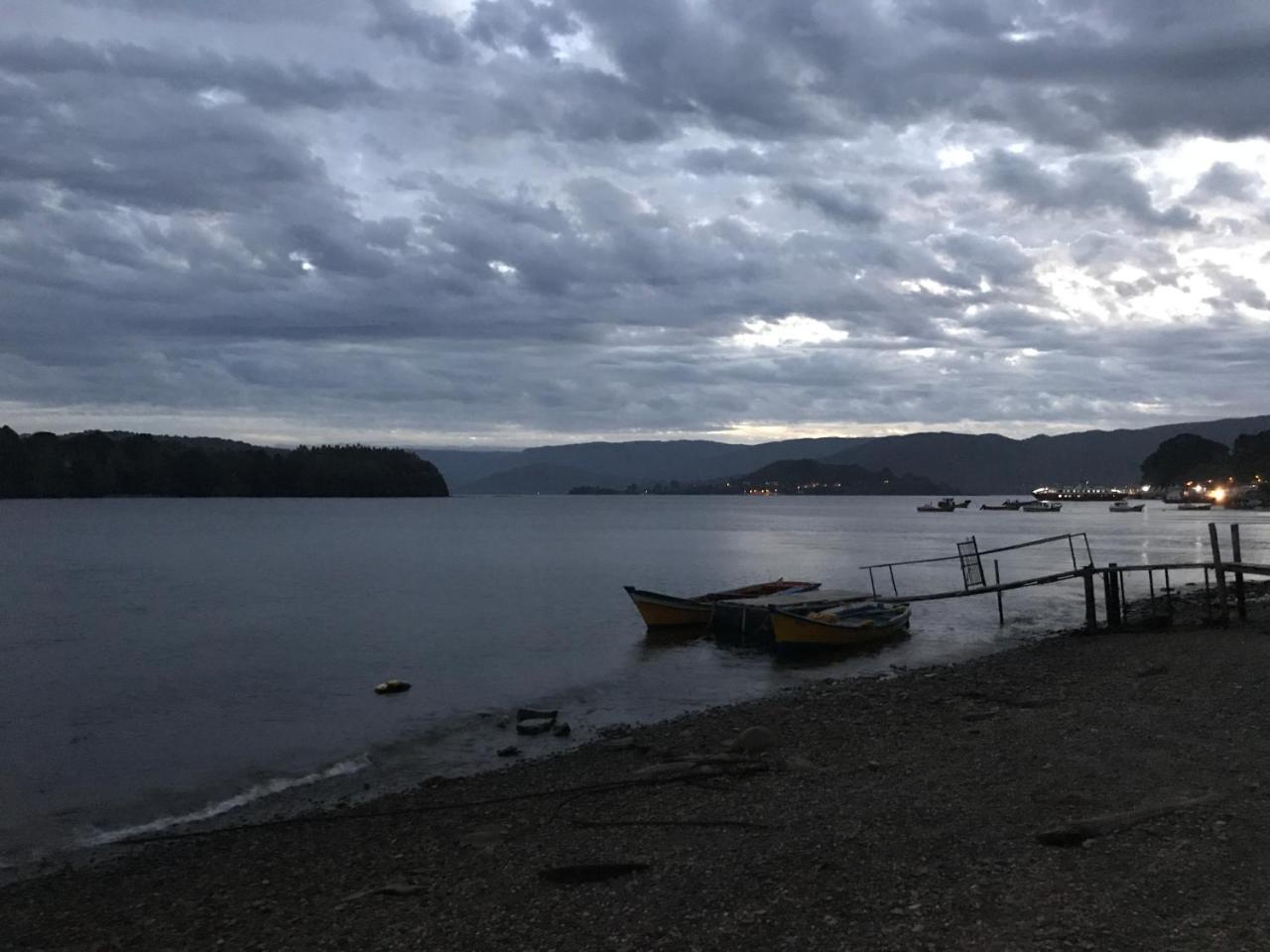 Hostel Isla Del Rey Valdivia Buitenkant foto